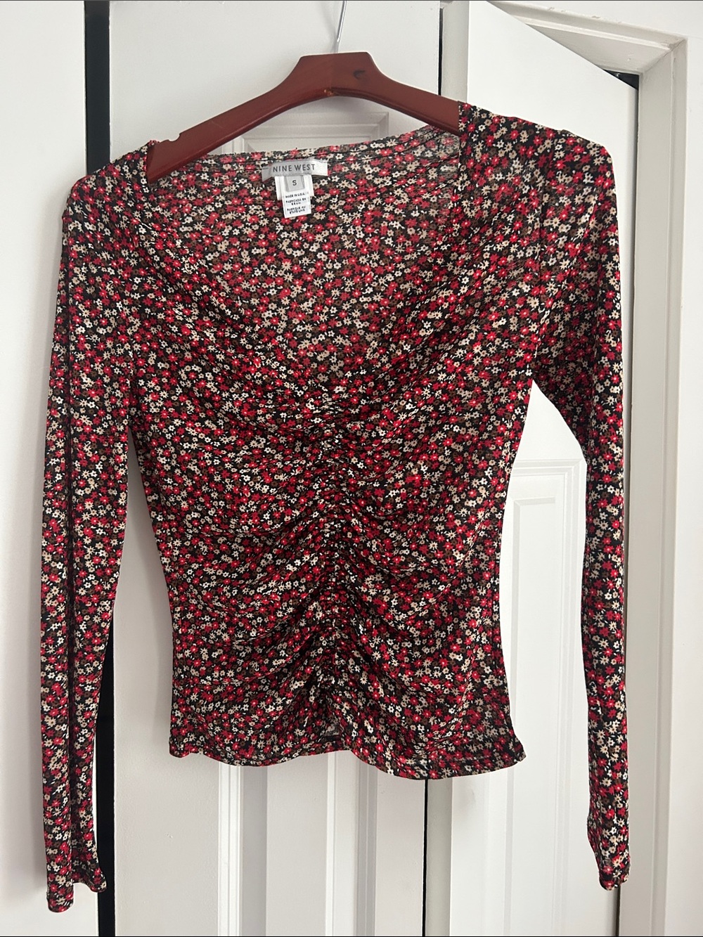 Nine West Red and Black Floral Long-Sleeve Ruched Top
